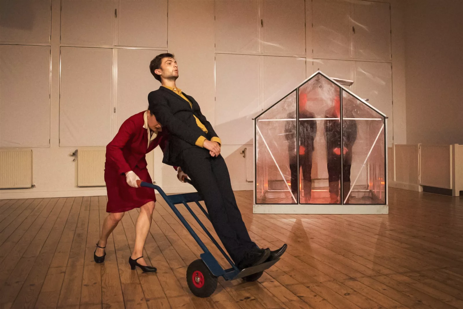 Artemis - Echte vrouwen joggen in regenpak