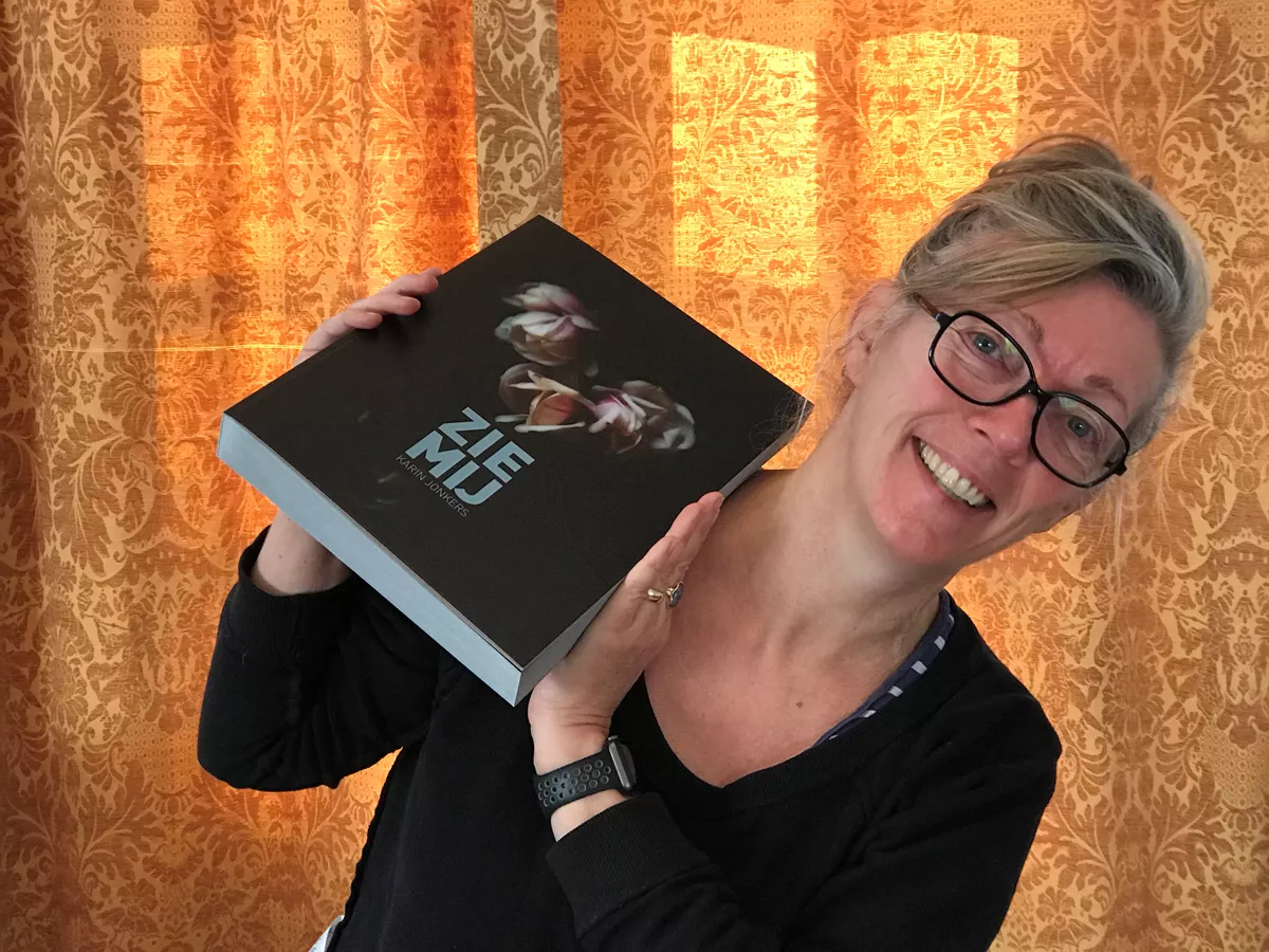 het boek 'Zie mij' is van de drukker