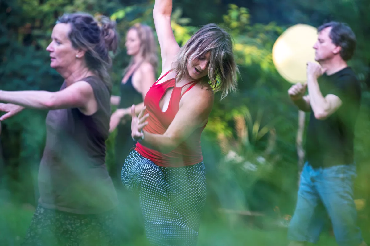Midzomerdans 2020 bij Yell & Yonkers in de tuin
