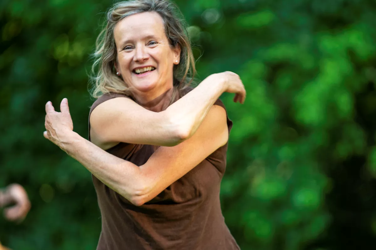 Midzomerdans 2020 bij Yell & Yonkers in de tuin