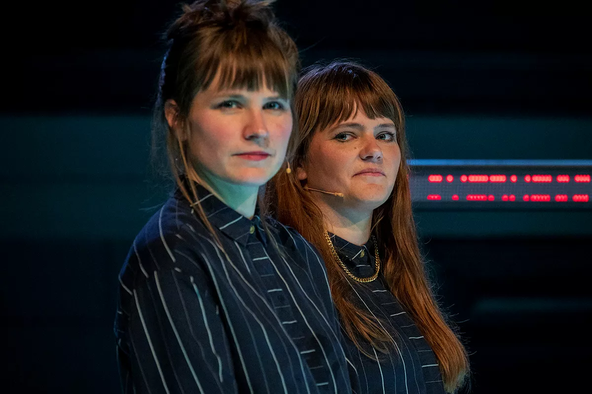 Scenefotografie De zaak Shell - ANOEK NUYENS & REBEKKA DE WIT / FRASCATI PRODUCTIES / DE NWE TIJD